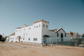 Гостиница Cortijo Santa Clara  Кармона